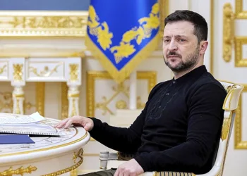El presidente ucraniano Vladímir Zelenski aseguró en una entrevista con NBC que su país tiene pocas probabilidades de sobrevivir si Estados Unidos le retira su apoyo.