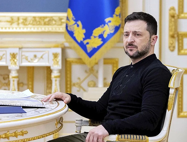 El presidente ucraniano Vladímir Zelenski aseguró en una entrevista con NBC que su país tiene pocas probabilidades de sobrevivir si Estados Unidos le retira su apoyo.