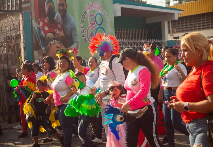 La alcaldía de Guacara llevó a cabo el desfile “Carnavales Pedagógicos Estudiantiles 2025” con jóvenes pertenecientes a planteles educativos de la entidad, gracias a la gestión del mandatario local, Johan Castañeda.