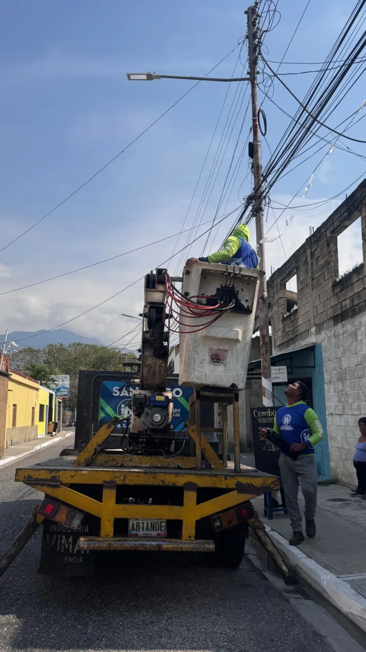 Instaladas luminarias