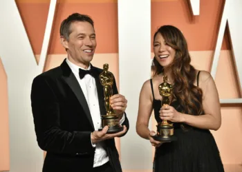 La 97 edición de los Premios Óscar tuvo lugar este domingo en Los Ángeles, donde convergieron diversas estrellas del cine de talla internacional.