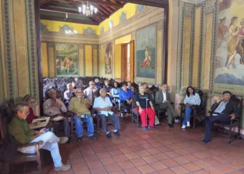 Luego de convocar y presidir el Directorio Ampliado correspondiente al mes de marzo, la profesora Lilian Carrillo retomó sus labores como presidenta de la Sociedad Bolivariana de Venezuela en Carabobo