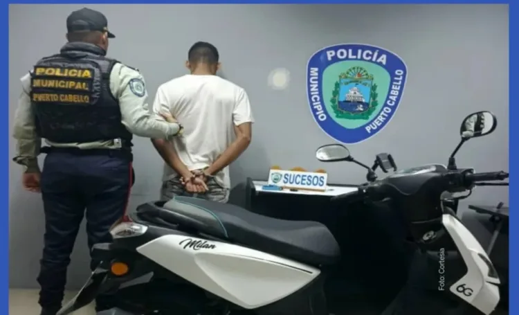 Un hombre fue detenido en Puerto Cabello tras agredir física y verbalmente a uniformados de la Policía Municipal de la entidad.