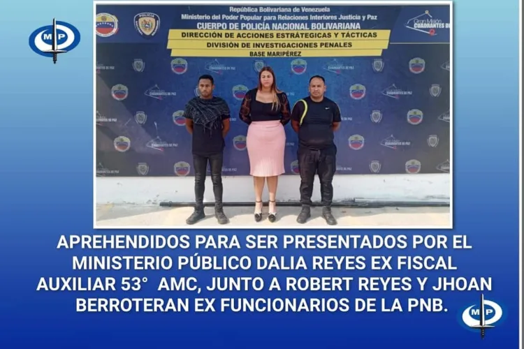 Tarek William Saab, fiscal general de la República, aseguró que una exfiscal del Área Metropolitana de Caracas (AMC) y dos agentes de la Policía Nacional Bolivariana fueron capturados y serán imputados por actos de corrupción.