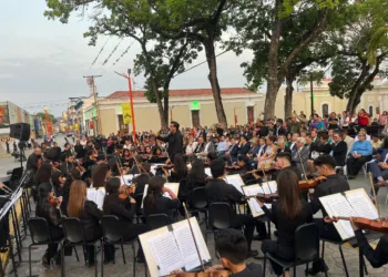 La Universidad de Carabobo celebró el 67 aniversario de su reapertura con un emotivo "Concierto a Valencia", que contó con la presencia de las autoridades académicas y regionales.