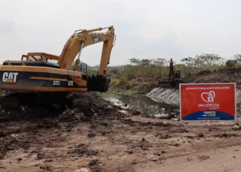 La Alcaldía de Valencia ha llevado a cabo trabajos de saneamiento de caños en la entidad durante las últimas semanas, para prevenir situaciones irregulares en los primeros meses de lluvia del año.