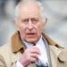 La monarquía británica se vio obligada a suspender parte de los compromisos del rey Carlos III, programados para este viernes, debido a efectos secundarios de su tratamiento contra un tipo de cáncer que no han dado a conocer.