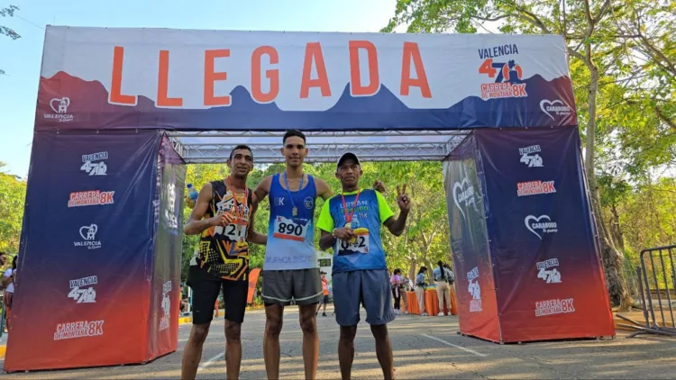 La semana de actividades por el aniversario de Valencia, bajo las directrices de la alcaldesa Dina Castillo, culminó con una Carrera de Montaña 8K celebrada en el Parque Municipal Cerro Casupo.