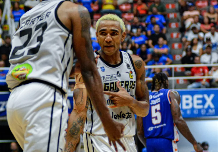 Gaiteros del Zulia derrotó a Trotamundos de Carabobo este sábado en el Forum de Valencia, con marcador de 83-73. Esta es la segunda derrota del Expreso Azul en los primeros cinco encuentros de la campaña.