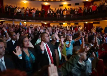 Un total de 992 juezas y jueces de paz fueron juramentados este martes 18 de marzo en los espacios del Teatro Municipal de Valencia.