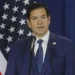 El Secretario de Estado de EE. UU., Marco Rubio, aseguró que Kiev tendrá que ceder territorio en cualquiera de los escenarios que involucren un acuerdo de paz. "Lo más importante con lo que tenemos que salir de aquí es una fuerte sensación de que Ucrania está dispuesta a hacer cosas difíciles, al igual que los rusos van a tener que hacer cosas difíciles para poner fin a este conflicto o al menos detenerlo de alguna manera", afirmó. De acuerdo con Rubio, tanto rusos como ucranianos deben comprender que el desenlace del conflicto no será militar. "Los rusos no pueden conquistar toda Ucrania, y obviamente será muy difícil para Ucrania, en un periodo de tiempo razonable, obligar a los rusos a retroceder todo el camino hasta donde estaban en 2014", añadió. Según Reuters, una delegación estadounidense llevará a cabo una reunión con representantes ucranianos este martes 11 de marzo para evaluar la disposición de Kiev a hacer concesiones a Rusia con el fin de poner fin a la guerra.