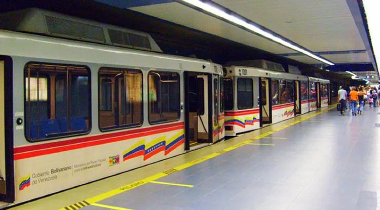 Las autoridades municipales de Valencia anunciaron que el sistema de metro de la ciudad funcionará hasta las diez de la noche durante las jornadas de carnaval.