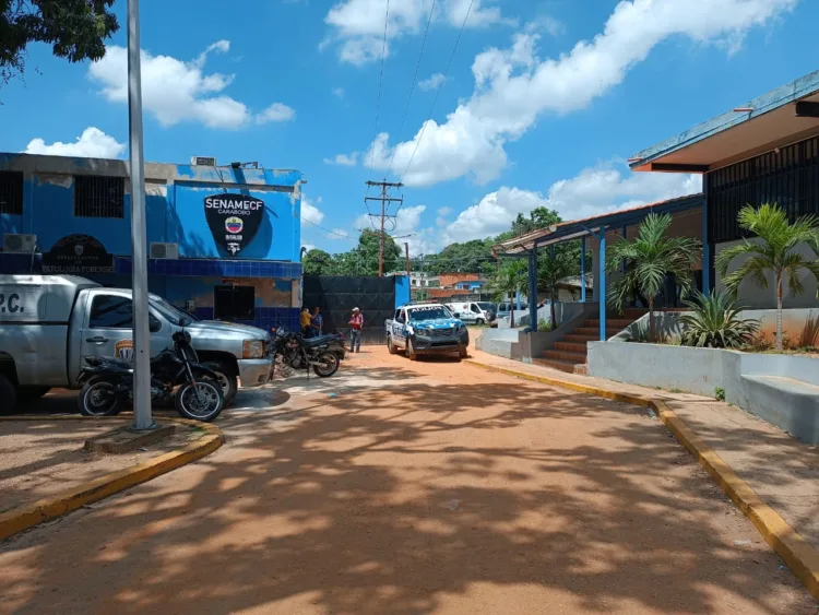 Un mecánico de 44 años de edad falleció este lunes en el municipio Los Guayos, luego de que un vehículo le cayera encima durante un proceso de reparación.