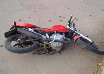 Un hombre perdió la vida en El Remanso, San Diego, luego de haber perdido el control de su motocicleta y caer en el asfalto.