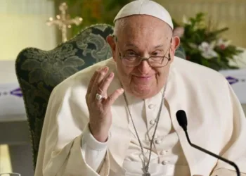El jefe médico del equipo de salud del papa Francisco aseguró que el pontífice estuvo muy cerca de morir durante el periodo en el que estuvo internado por complicaciones respiratorias.