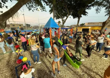 La alcaldía de Valencia y el circuito comunal "El Sur Existe" inauguraron un gimnasio al aire libre y parque infantil en el sector 6 de Santa Inés, parroquia Rafael Urdaneta.