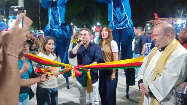 La plaza Miguel Peña, ubicada en el sector La Candelaria, fue reinaugurada este jueves, luego de un proceso de rehabilitación coordinado por la gestión del gobernador Rafael Lacava y la alcaldesa de Valencia, Dina Castillo.