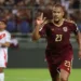 La Vinotinto venció este martes al combinado peruano con marcador de 1 gol a 0. Con esta victoria en Maturín, los dirigidos por "Bocha" Batista ocuparon el séptimo lugar de la tabla de clasificación, que otorga un cupo para disputar el repechaje al Mundial 2026.