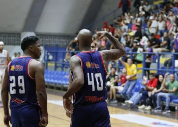 Toros de Aragua consiguió su segundo triunfo de la temporada ante Llaneros de Guárico, en el gimnasio Mauricio Johnson, con marcador de 77-66.