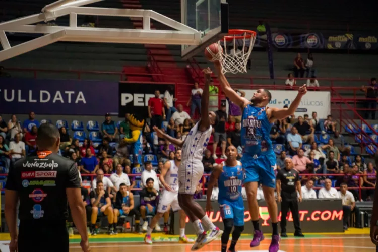 Trotamundos de Carabobo se desquitó de Brillantes del Zulia y volvió a la senda del triunfo, tras derrotar este sábado al conjunto marabino con marcador de 96-92.