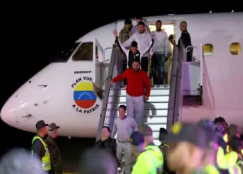 Diosdado Cabello, ministro de Interior y Justicia, aseguró que los vuelos de repatriación no se reanudarán en las próximas horas por "problemas climáticos" en Estados Unidos.