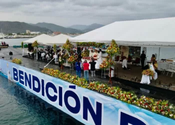 Puerto Cabello celebró este Domingo de Resurrección una nueva edición de la emblemática Bendición del Mar, tradición que por más de 163 años ha unido a los porteños en torno a la fe.