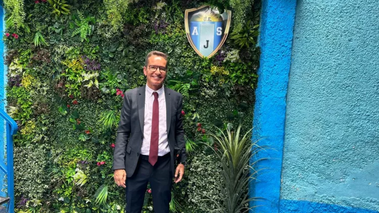 La Unidad Educativa Antonio José de Sucre, ubicada en Los Guayos, es una novedosa institución educativa que actualmente aplica una metodología europea para ofrecer una formación integral a sus estudiantes.