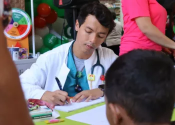 Este viernes 21 de abril se celebra el undécimo aniversario de la farmacia Metroestación del Grupo San Anselmo, que se ha convertido en una referencia en la región.
