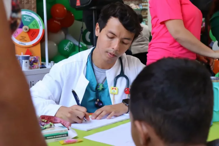 Este viernes 21 de abril se celebra el undécimo aniversario de la farmacia Metroestación del Grupo San Anselmo, que se ha convertido en una referencia en la región.