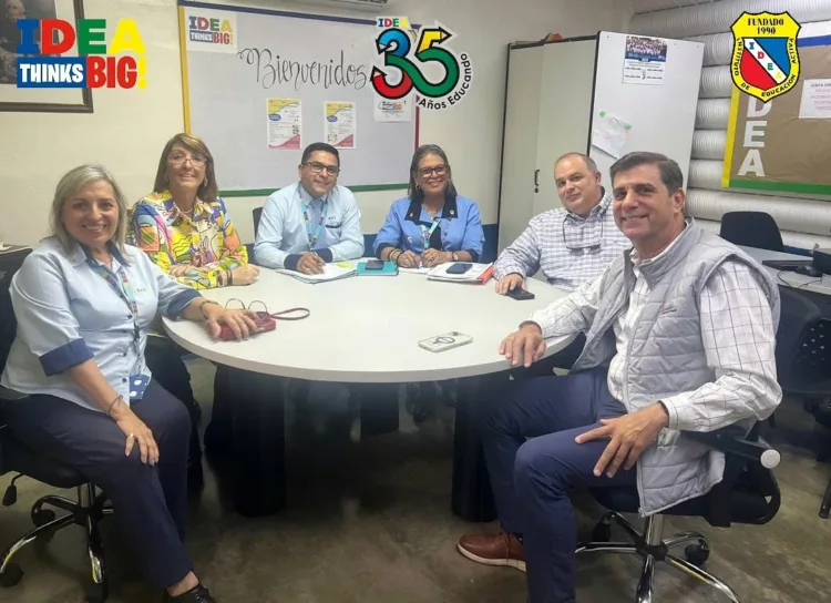 El Instituto de Educación Activa-IDEA celebró este viernes una importante reunión académica con el Dr. Luis Santiago Perera, quien es secretario general de la Universidad Metropolitana.
