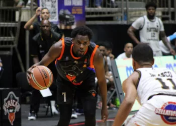 Piratas de La Guaira consiguió su quinta victoria de la campaña, tras imponerse este domingo a Panteras de Miranda con marcador de 82-76.