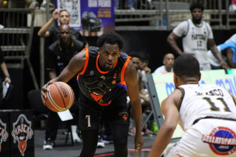 Piratas de La Guaira consiguió su quinta victoria de la campaña, tras imponerse este domingo a Panteras de Miranda con marcador de 82-76.