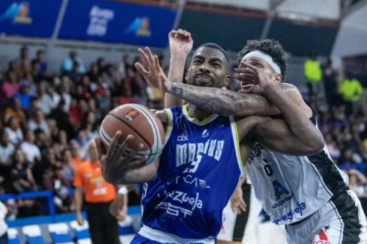 Marinos de Oriente derrotó a Gladiadores de Anzoátegui en casa frente a su público en dos tiempos extra, con marcador de 97-91.