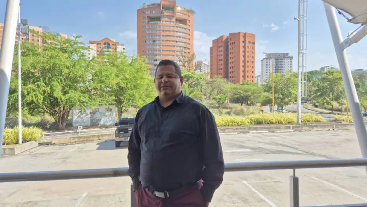 El emprendedor Israel Tesorero anunció el lanzamiento de una página web llamada “turepuesto.com”, con el objetivo de ofrecer un servicio novedoso en el mercado de los repuestos automotrices venezolanos.