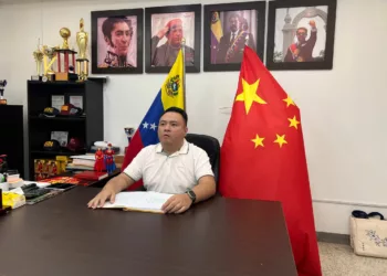 El presidente de la Asociación China del Estado Carabobo, Franco Chen, mostró su respaldo a la candidatura del gobernador Rafael Lacava, quien buscará reelegirse en las próximas elecciones regionales.