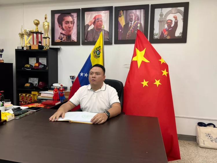 El presidente de la Asociación China del Estado Carabobo, Franco Chen, mostró su respaldo a la candidatura del gobernador Rafael Lacava, quien buscará reelegirse en las próximas elecciones regionales.