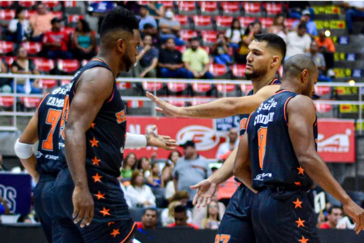 Trotamundos de Carabobo derrotó a Toros de Aragua este viernes 25 de abril en un partido celebrado en el Fórum de Valencia. El marcador final fue de 85-72.