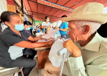 El Instituto Autónomo Municipal para el Adulto Mayor y Personas con Discapacidad (IAMAMPED) de Valencia llevó a cabo una jornada de atención integral y social en el Comedor Integral La Isabelica, donde fueron beneficiados unos 150 adultos mayores.