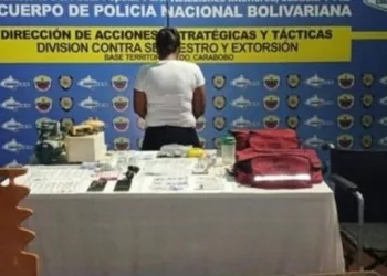Una exfuncionaria de la Alcaldía de Valencia fue aprehendida por haber sustraído insumos médicos y ahora será presentada ante el Ministerio Público.