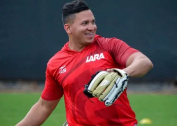 Marineros de Carabobo anunció la adquisición de Bryan Flete de Guerreros de Lara, a cambio de haber enviado al conjunto barquisimetano a Osman Marval y Alejandro Chacín.