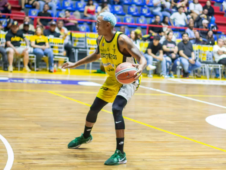 Gaiteros del Zulia derrotó nuevamente a Trotamundos de Carabobo, esta vez en el gimnasio Pedro Elías Belisario Aponte, con marcador de 84-83.