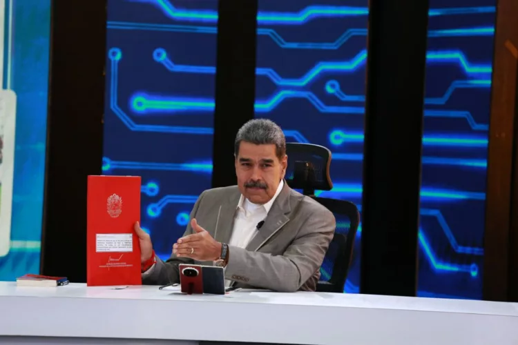 Nicolás Maduro, presidente de la República, tiene la intención de decretar un estado de "emergencia económica", con el objetivo de enfrentar una posible crisis global desencadenada por las presiones arancelarias de Donald Trump.