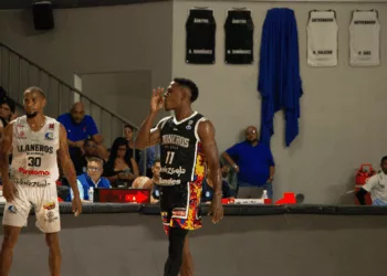 Pioneros del Ávila derrotó este sábado a Llaneros de Guárico con marcador 80-74 en el gimnasio Elio Estrada Paredes.