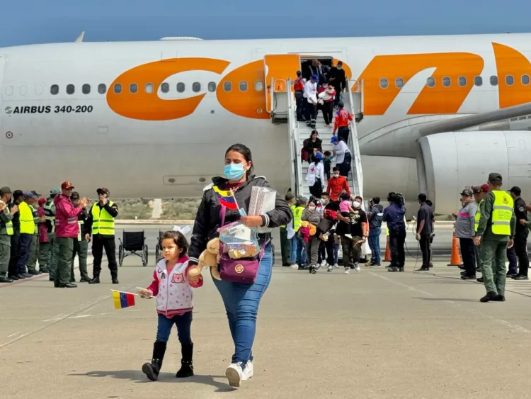 Un total de 199 migrantes venezolanos retornaron al país este viernes 25 de abril en el marco del Plan Vuelta a la Patria.