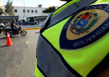 Un sujeto de 65 años de edad fue detenido este miércoles 2 de abril en Puerto Cabello por haber intentado robar una motocicleta.