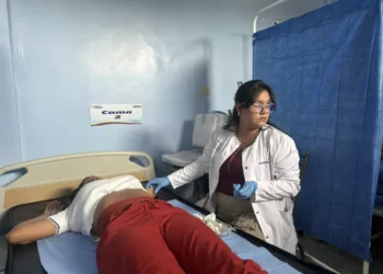Más de 200 mujeres oriundas del municipio Libertador fueron atendidas durante una jornada del programa "Carabobo Te Cuida", en la Maternidad María Ibarra.