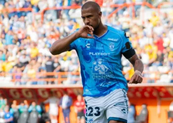El club mexicano Pachuca venció al América este sábado, con marcador de 1-0 en la jornada 14 del Torneo Clausura de la Liga MX. Salomón Rondón fue clave en la obtención de tres puntos de los "tuzos".