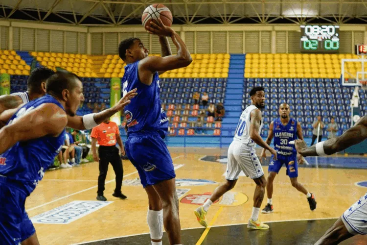 Llaneros de Guárico derrotó a Trotamundos este lunes 21 de abril con marcador de 89-66 en un partido celebrado en el Domo Olímpico de San Juan de Los Morros.