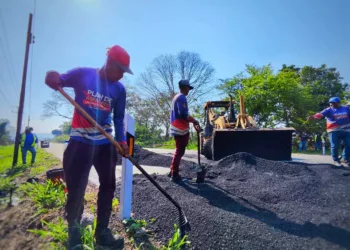 Bajo el Plan Integral de Mantenimiento Vial, las autoridades regionales de Carabobo iniciaron labores de asfaltado en la Troncal 11.