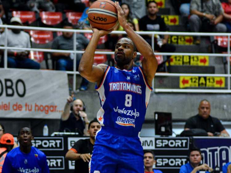 Trotamundos de Carabobo derrotó este martes a Pioneros del Ávila en el Forum de Valencia, con marcador de 75-73.